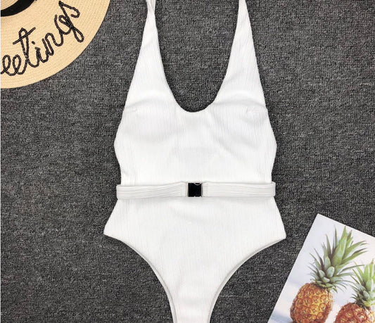 Maillot de bain une pièce chic à ceinture signé Amélie Morin