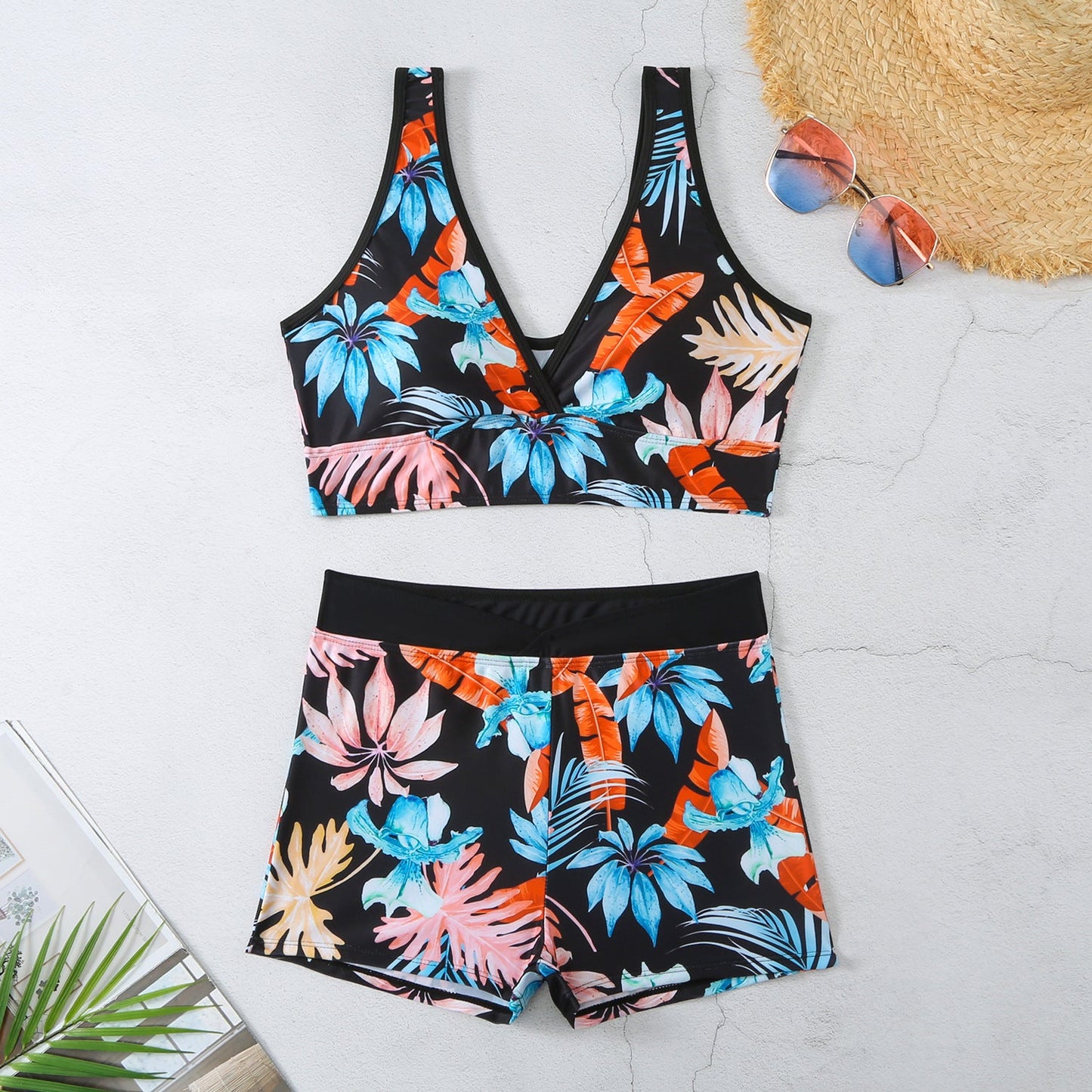 Bikini boxer imprimé aux couleurs vives par Amélie Morin