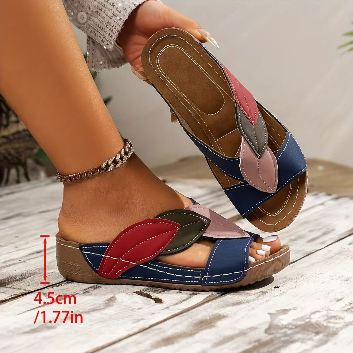 Sandales à feuilles colorées par Amélie Morin