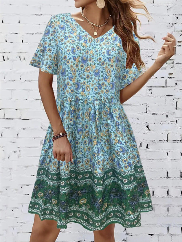 Robe d'été fleurie à col en V signée Amélie Morin
