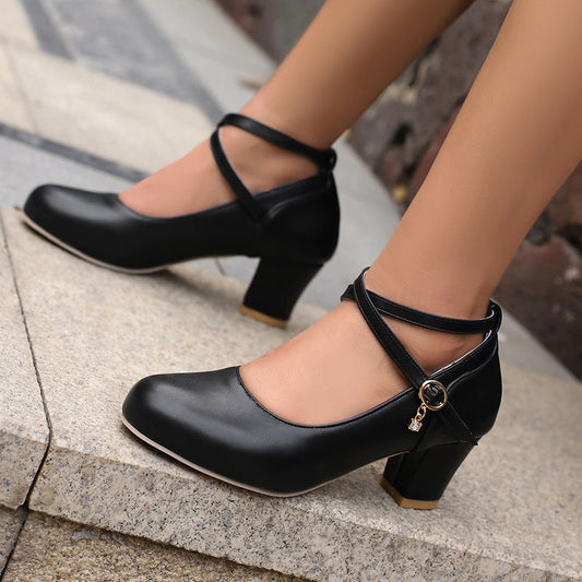 Élégantes Mary Janes à talons compensés par Amélie Morin