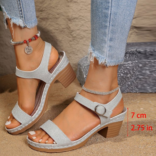 Sandales chics à boucle et talon compensé par Amélie Morin