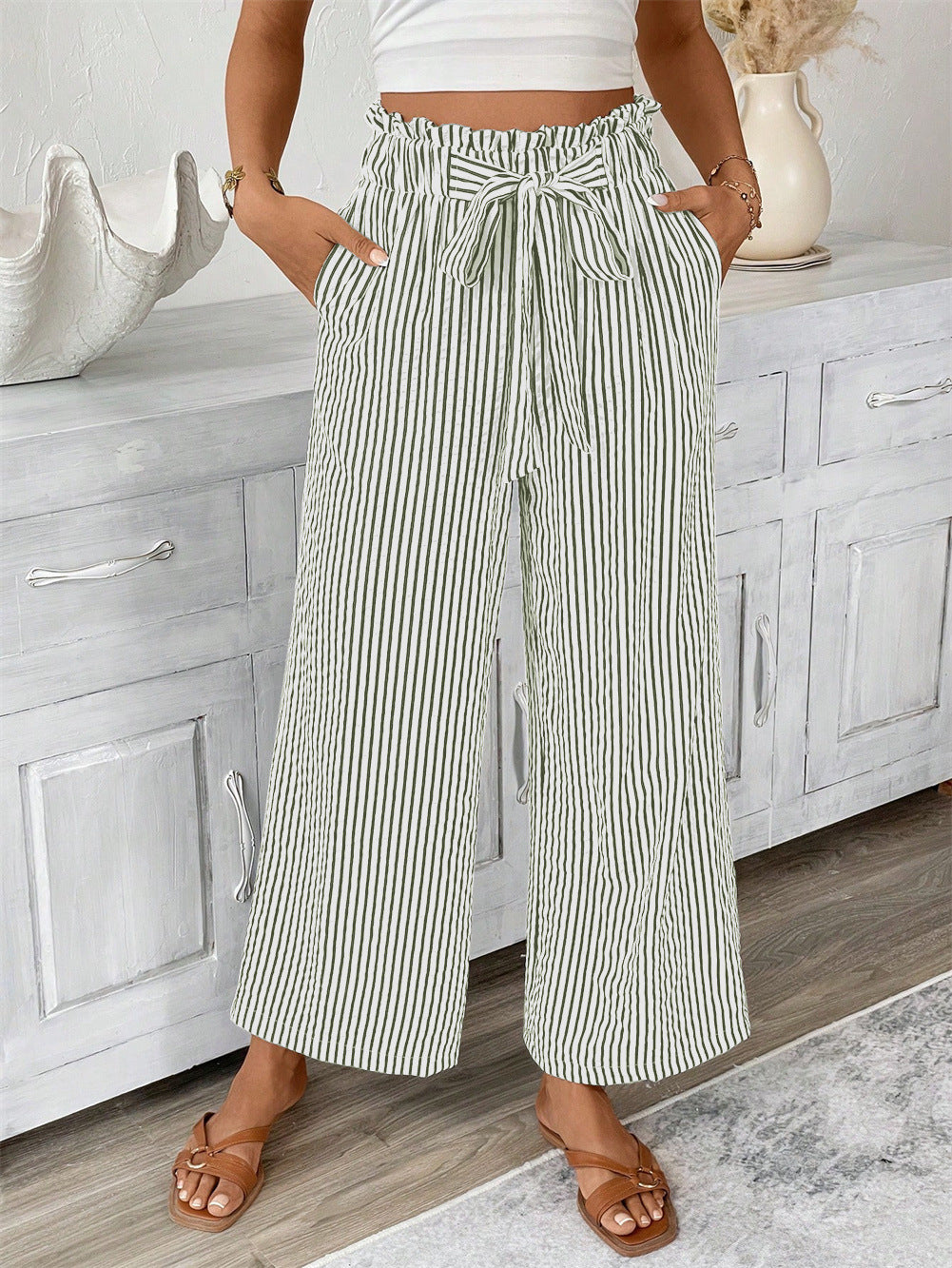 Pantalon rayé à jambes droites par Amélie Morin
