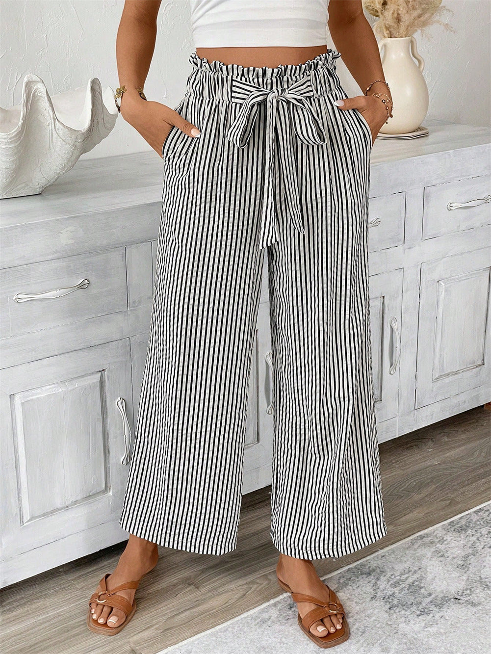 Pantalon rayé à jambes droites par Amélie Morin
