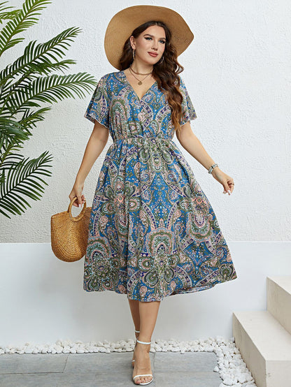 Robe d'été à imprimé rétro Amélie Morin et col en V