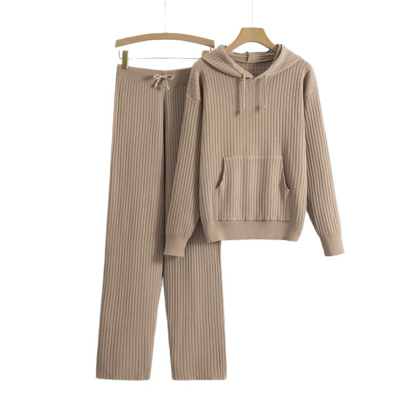 Ensemble à capuche tendance en maille par Amélie Morin