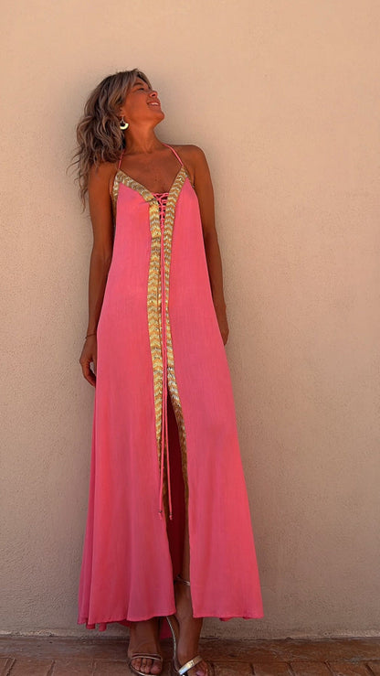 Robe élégante à lacets et col halter signée Amélie Morin