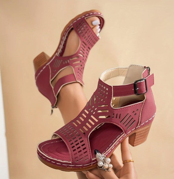 Sandales chics à découpes et à talons compensés Amelie Morin