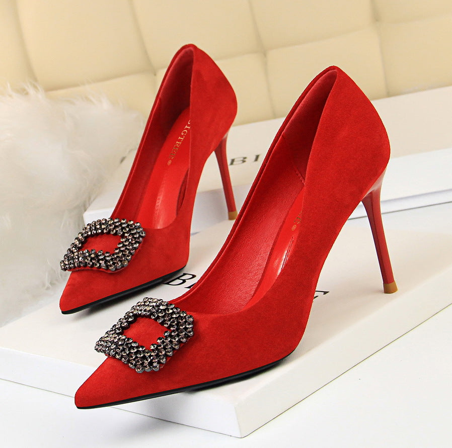 Escarpins élégants à strass signés Amélie Morin