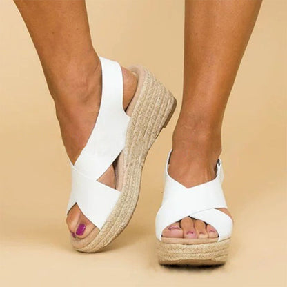 Sandales compensées chics par Amélie Morin