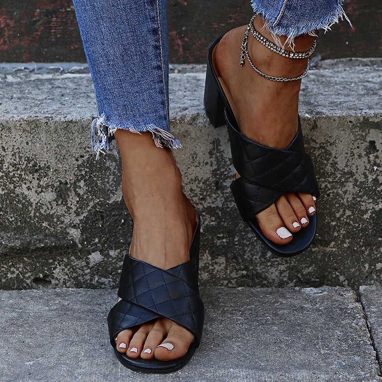 Sandales chics à talons carrés par Amélie Morin