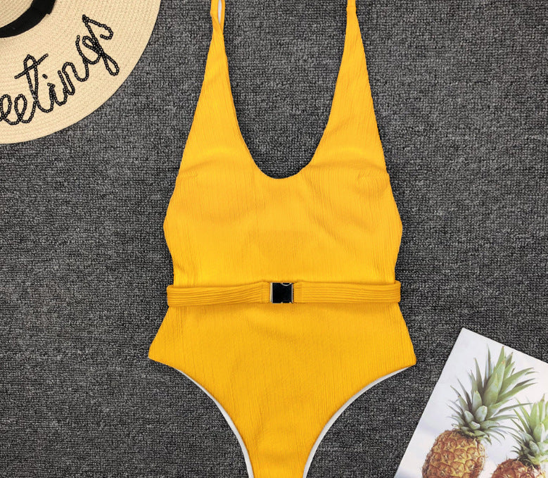 Maillot de bain une pièce chic à ceinture signé Amélie Morin