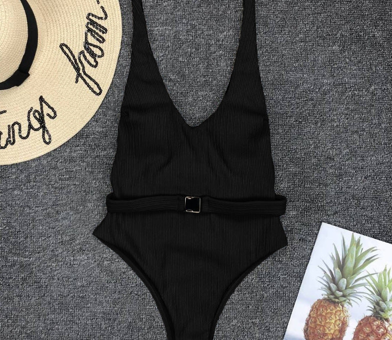 Maillot de bain une pièce chic à ceinture signé Amélie Morin