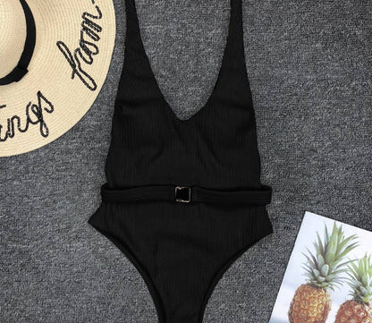 Maillot de bain une pièce chic à ceinture signé Amélie Morin