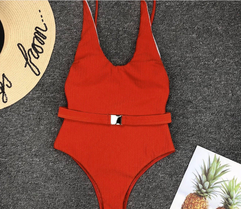 Maillot de bain une pièce chic à ceinture signé Amélie Morin