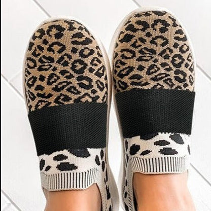 Baskets slip-on en maille léopard par Amélie Morin