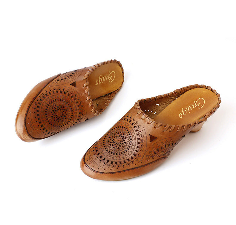 Sandales vintage en cuir à talons moyens par Amélie Morin