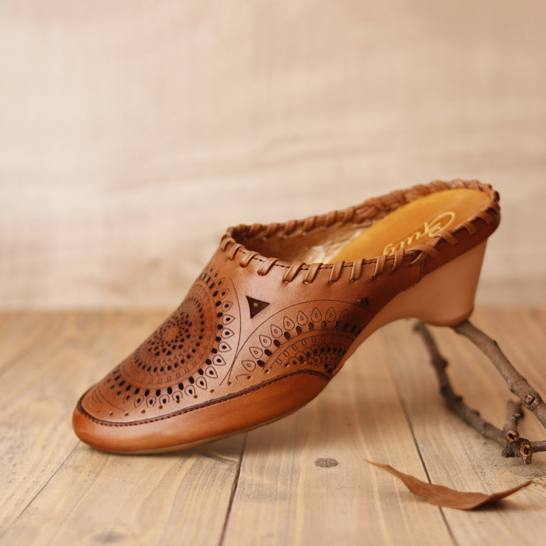 Sandales vintage en cuir à talons moyens par Amélie Morin