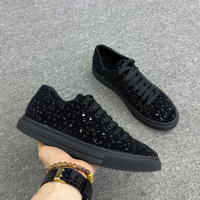 Baskets en daim à strass par Amélie Morin