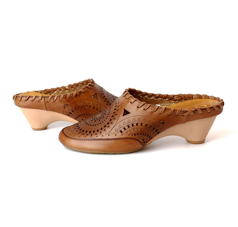 Sandales vintage en cuir à talons moyens par Amélie Morin
