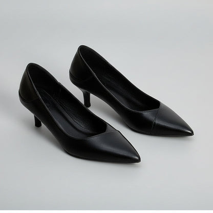 Escarpins élégants en peau de mouton noire par Amélie Morin