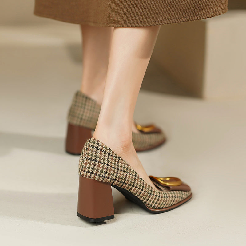 Escarpins chics à nœud métallique par Amélie Morin