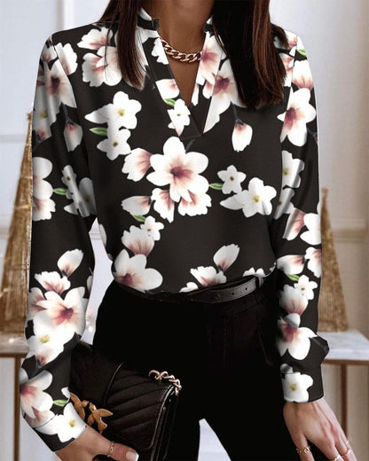 Chemise imprimée à col en V et manches longues par Amélie Morin