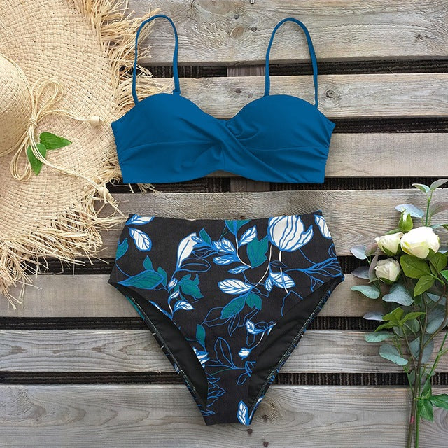 Bikini taille haute fleuri par Amélie Morin