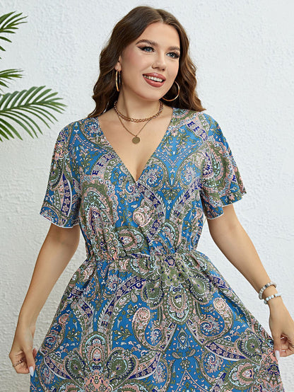 Robe d'été à imprimé rétro Amélie Morin et col en V