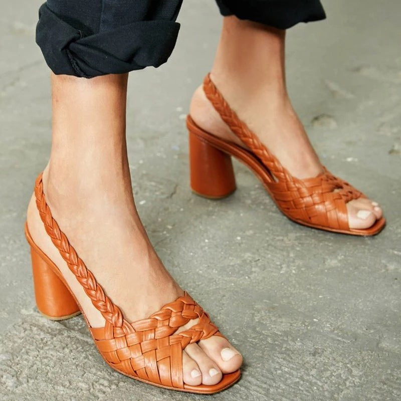 Sandales à talons tissées chics par Amélie Morin