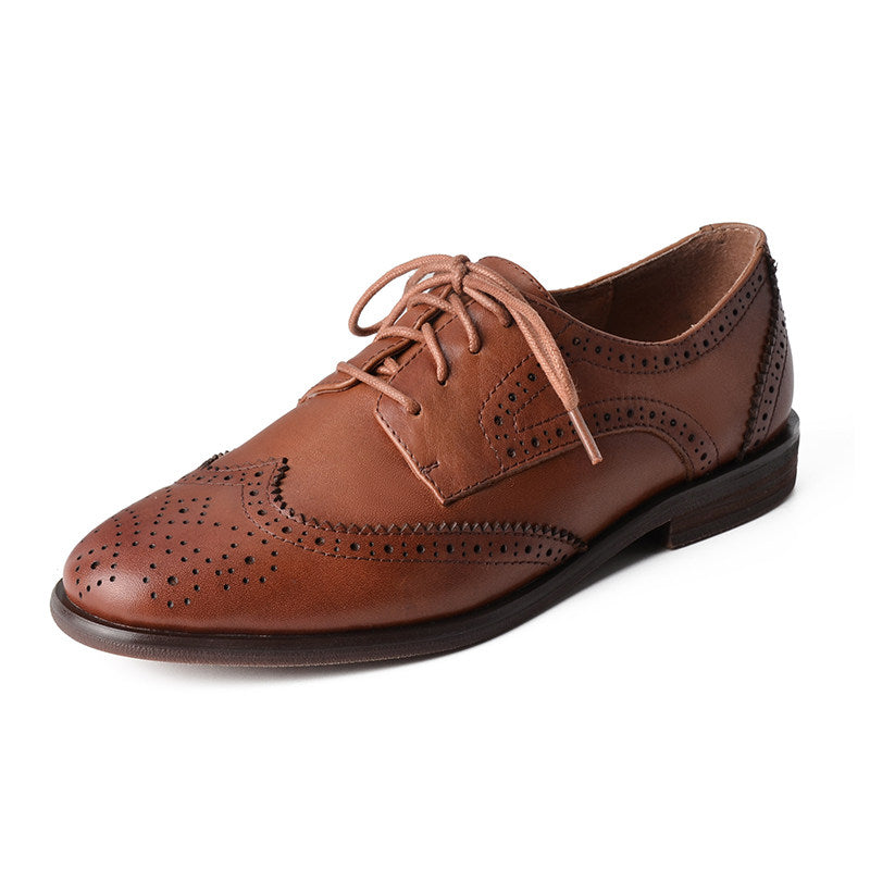 Chaussures classiques britanniques à lacets par Amélie Morin