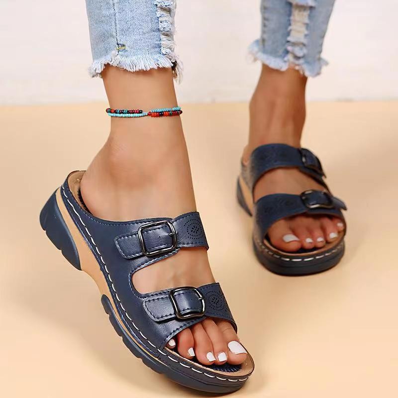 Sandales compensées chics par Amélie Morin