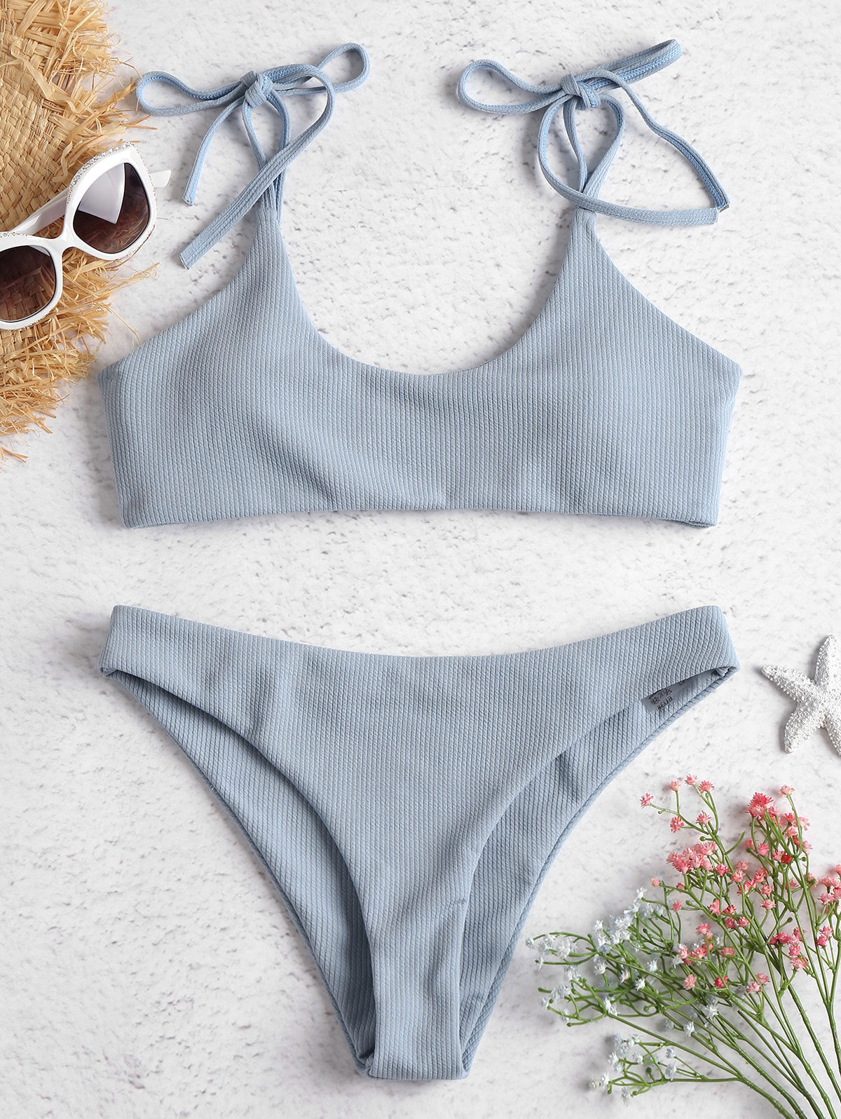 Bikini taille basse sans bretelles audacieux par Amélie Morin