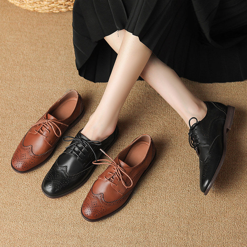 Chaussures classiques britanniques à lacets par Amélie Morin