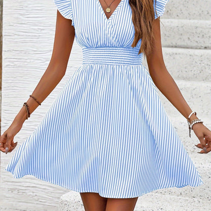 Robe chic à rayures Amelie Morin, col V et taille haute
