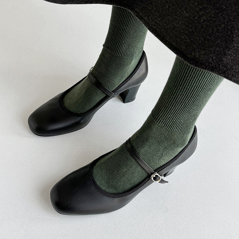 Escarpins Mary Jane rétro par Amélie Morin