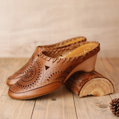 Sandales vintage en cuir à talons moyens par Amélie Morin