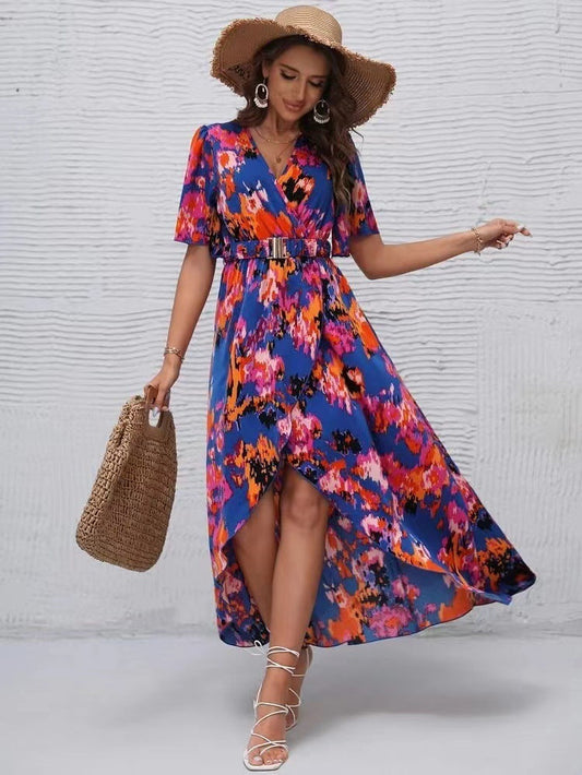 Robe asymétrique à col en V éclatante signée Amélie Morin