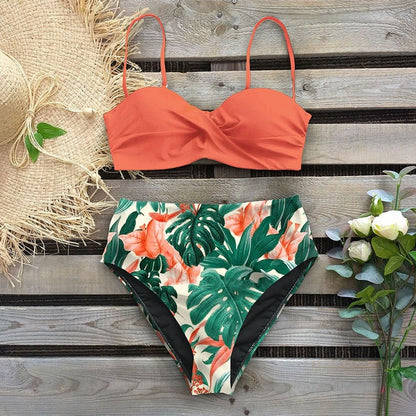 Bikini taille haute fleuri par Amélie Morin