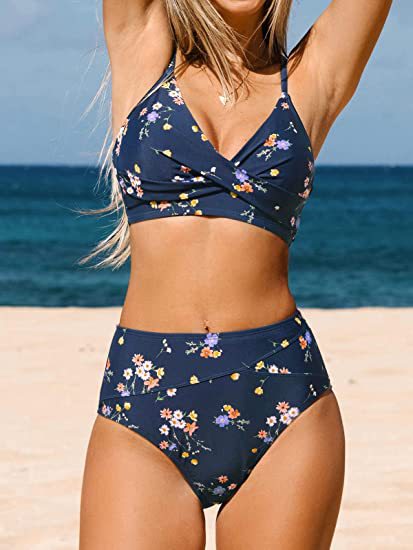 Ensemble bikini chic à nœud par Amélie Morin