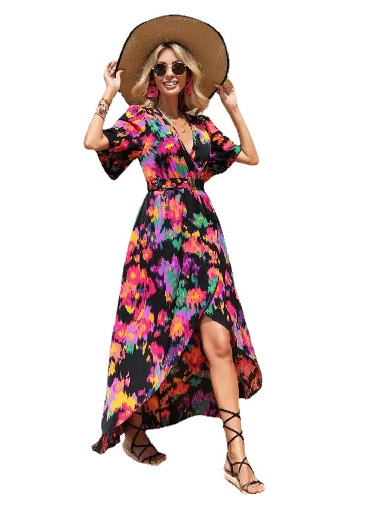 Robe asymétrique à col en V éclatante signée Amélie Morin
