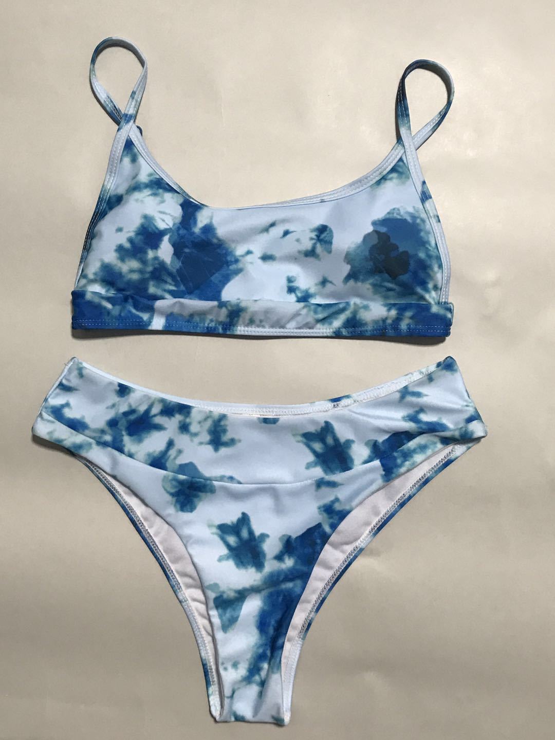 Bikini taille haute dégradé par Amélie Morin