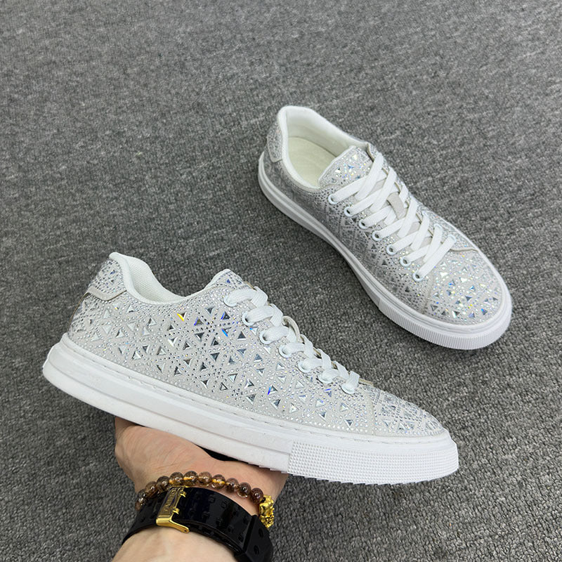 Baskets en daim à strass par Amélie Morin