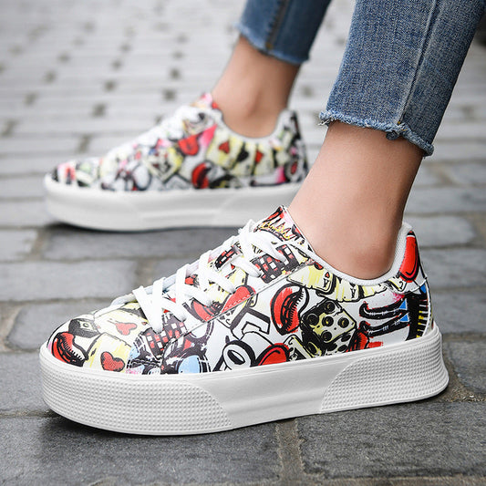 Graffiti Print Elizabeth Ainsley Low-Top Sneakers