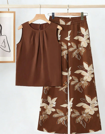 Ensemble deux pièces imprimé tendance pour femme : débardeur asymétrique sans manches et pantalon.