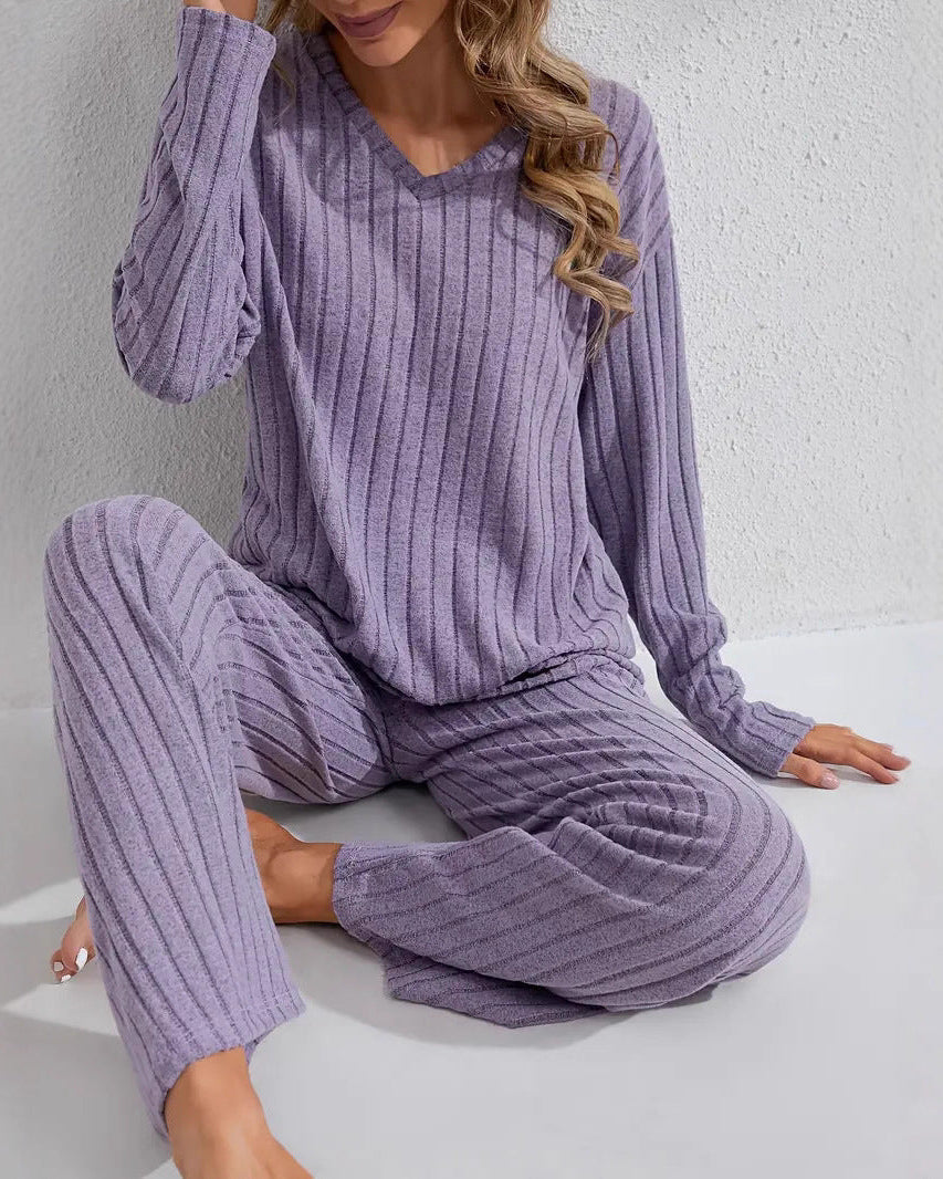 Ensemble de vêtements d'intérieur décontractés et confortables pour femme, composé d'un haut à manches longues côtelé et d'un pantalon.