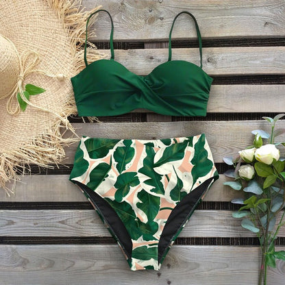 Bikini taille haute fleuri par Amélie Morin