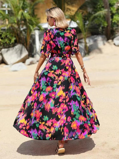 Robe asymétrique à col en V éclatante signée Amélie Morin