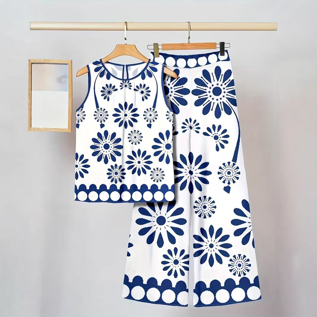 Ensemble deux pièces imprimé tendance pour femme : débardeur asymétrique sans manches et pantalon.