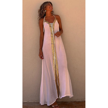 Robe élégante à lacets et col halter signée Amélie Morin